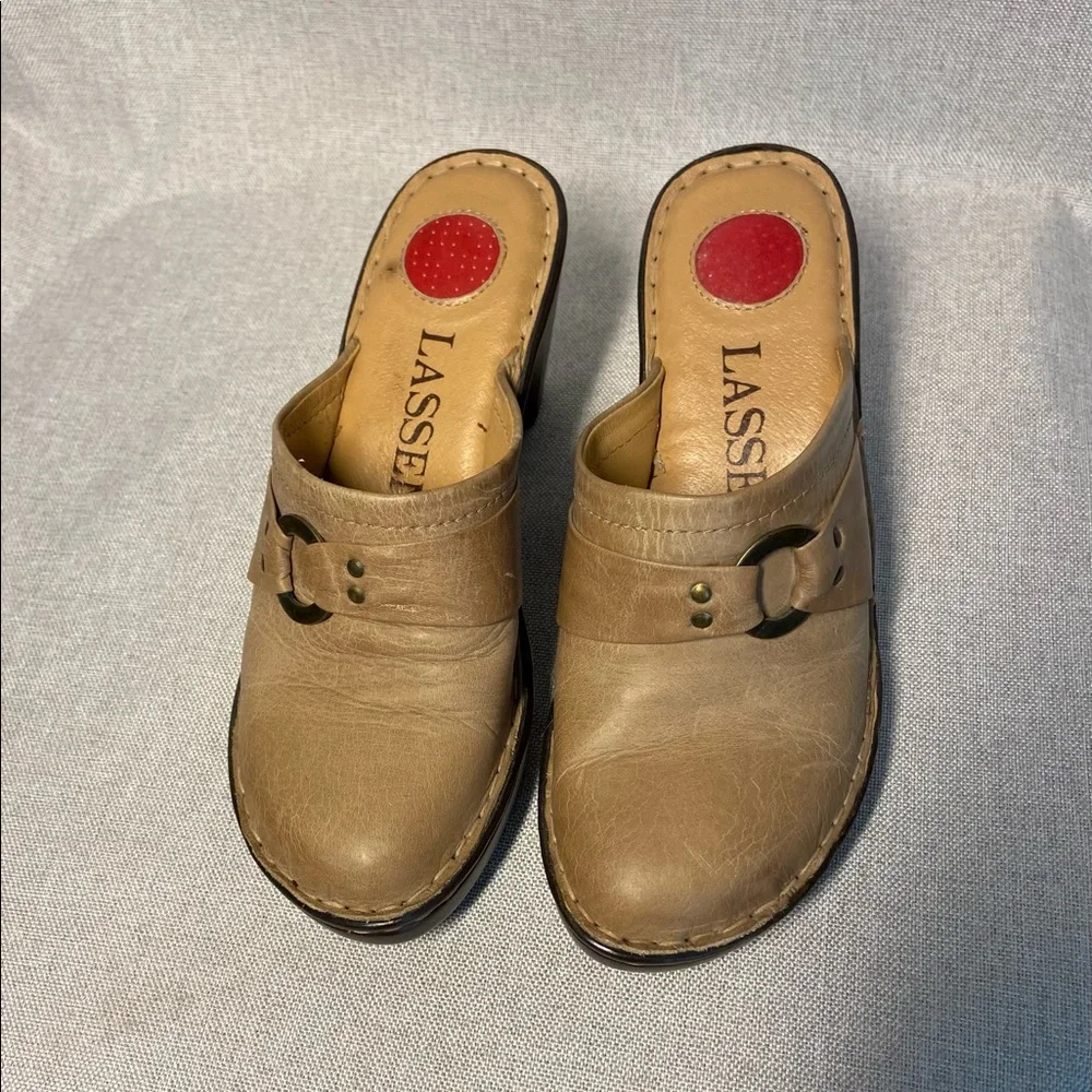 Lessen Womens Leather Comfort Shoes Size 8,5